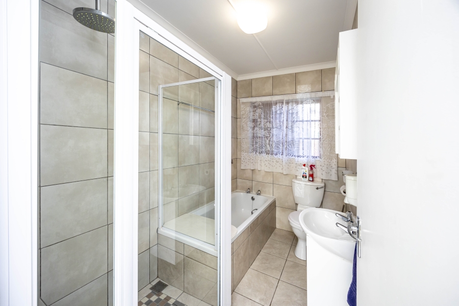 To Let 3 Bedroom Property for Rent in Gonubie Eastern Cape